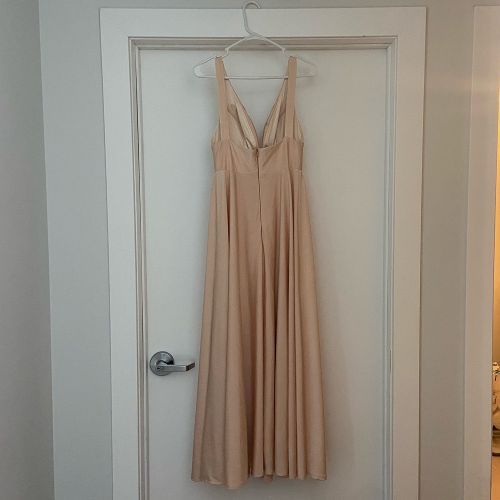 Hebeos gown - Picture 4 of 5